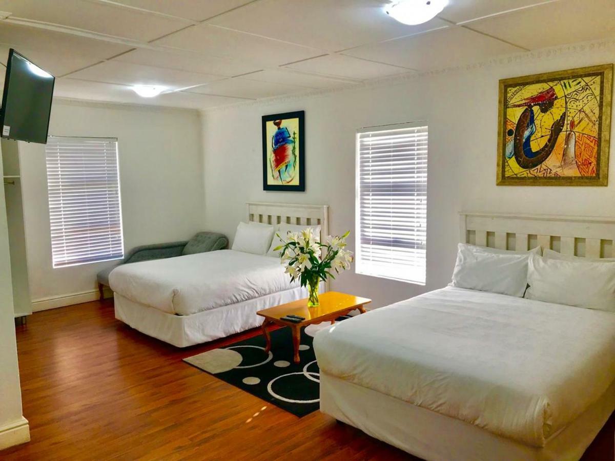 Mbalentle Guesthouse Bishop Lavis エクステリア 写真
