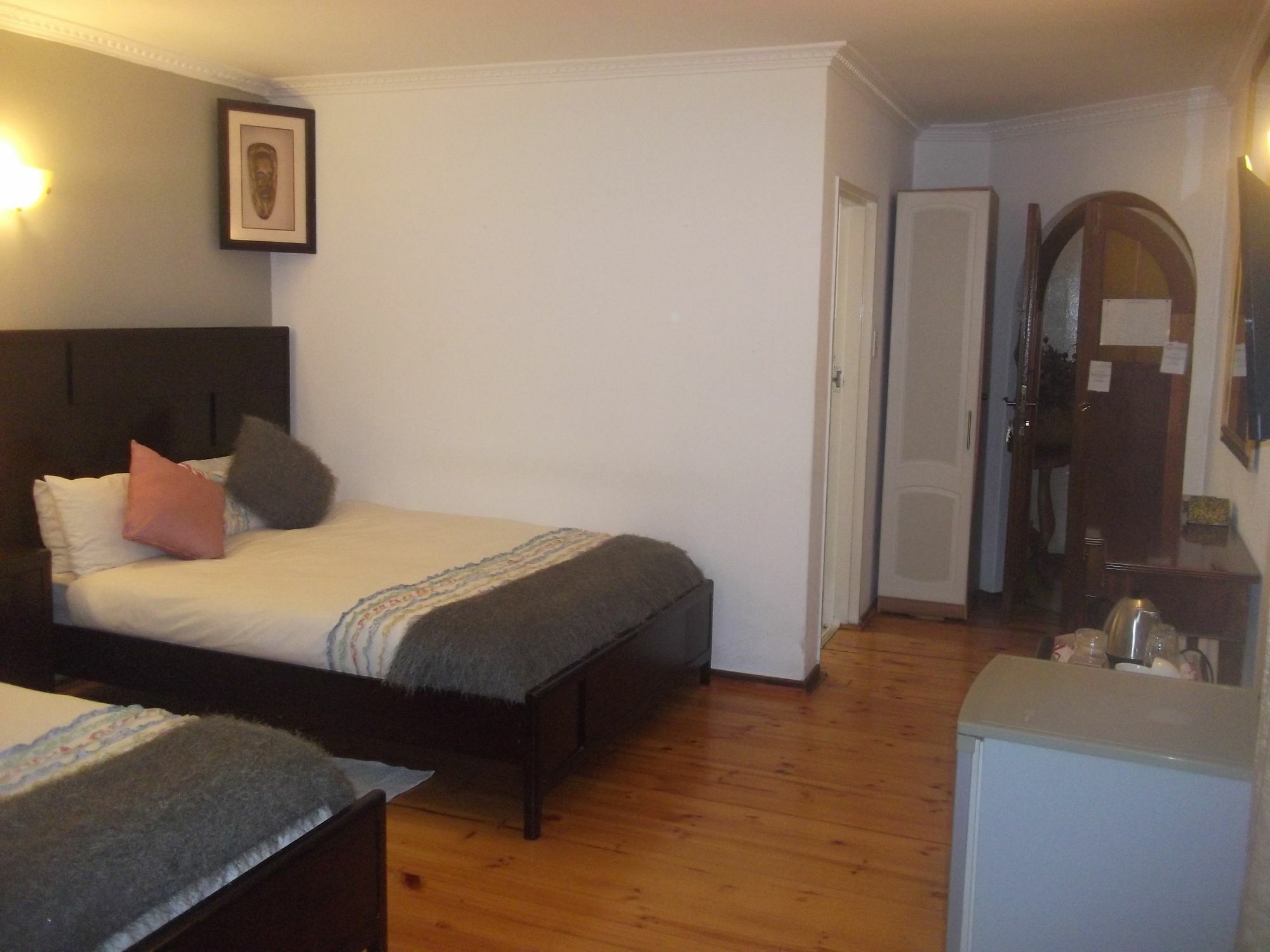 Mbalentle Guesthouse Bishop Lavis エクステリア 写真
