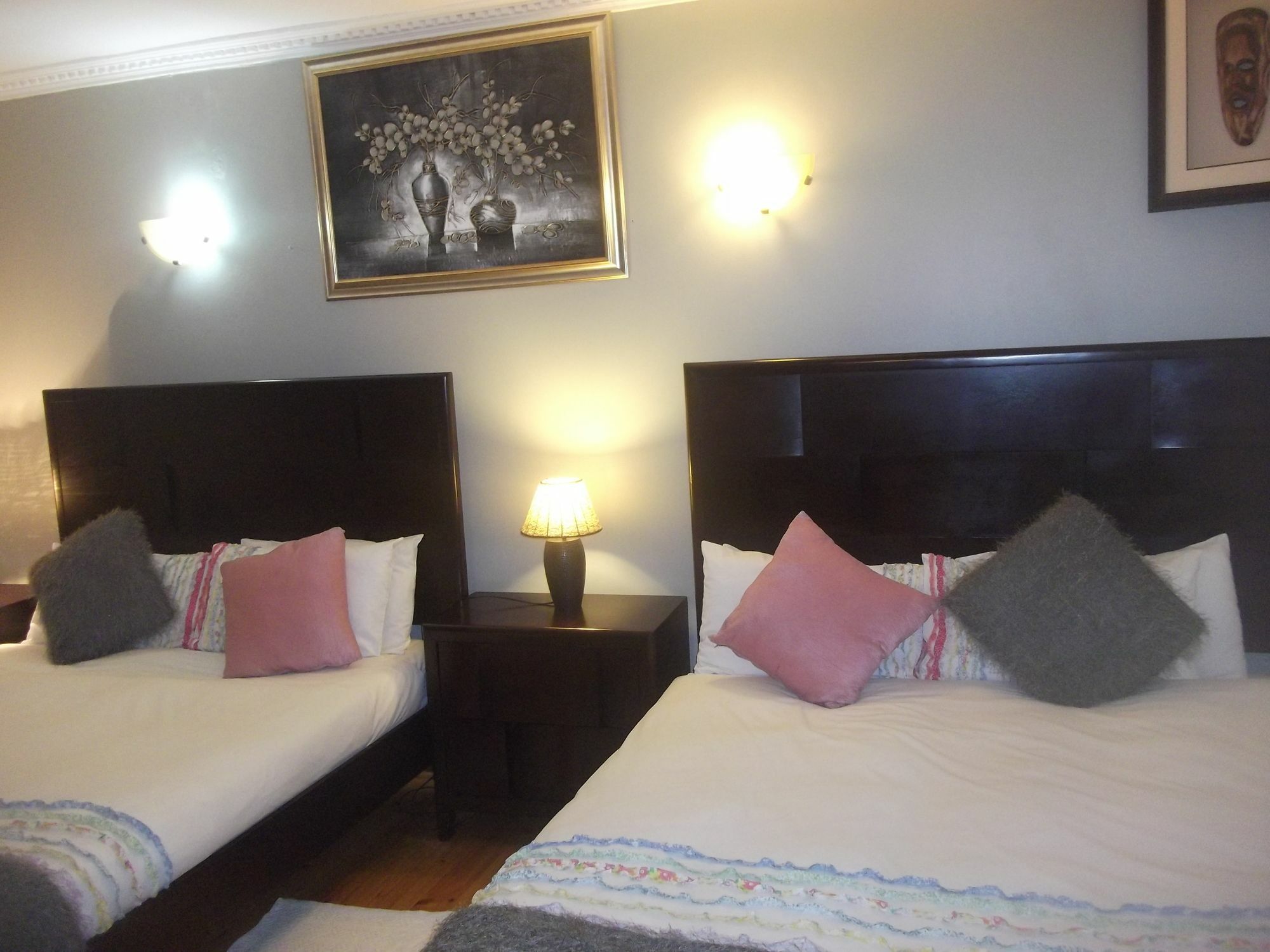 Mbalentle Guesthouse Bishop Lavis エクステリア 写真