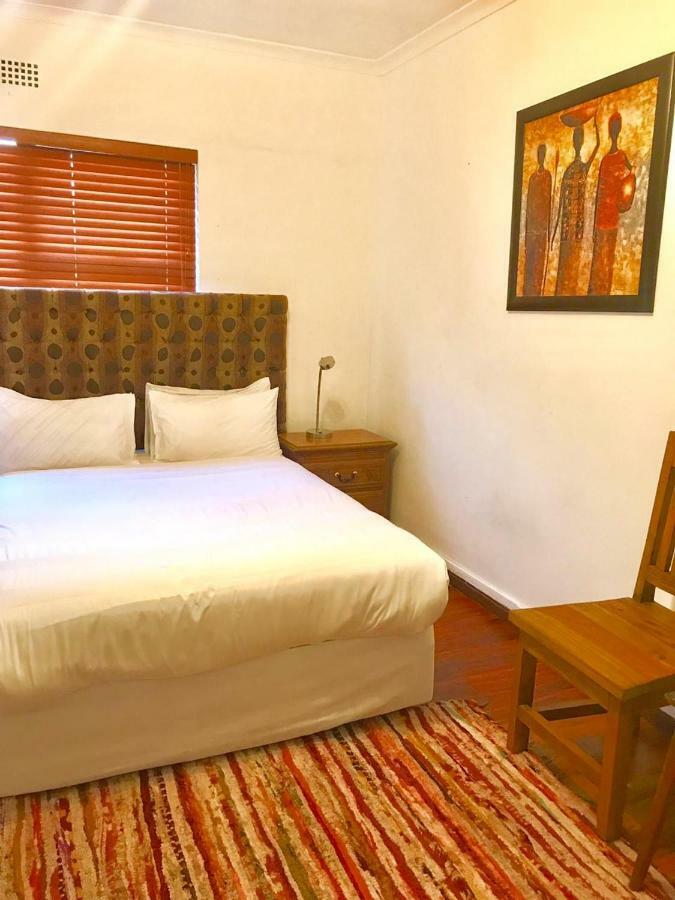 Mbalentle Guesthouse Bishop Lavis エクステリア 写真